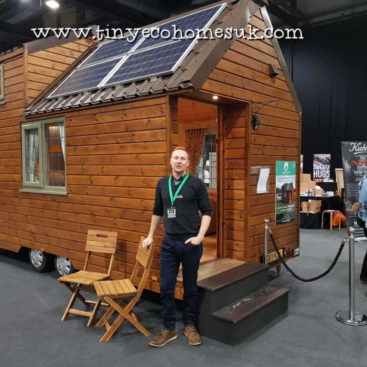 THE LONE TRAVELLER photo 3